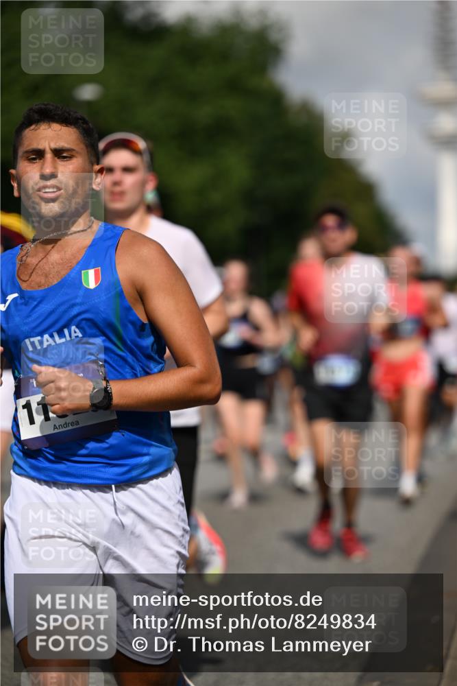 29.06.2025 - hella hamburg halbmarathon Dr. Thomas Lammeyer http://msf.ph/oto/8249834 29.06.2025 09:51:36 Kennedybrücke 1164, 1385, 1644, 1743, 2714, 2767, 3959, 4860, 5091, 5315, 6684, 6990, 7884, 8362, 9178, 9944, 10384, 10404, 10793, 10900, 11202, 11227 meine-sportfotos.de