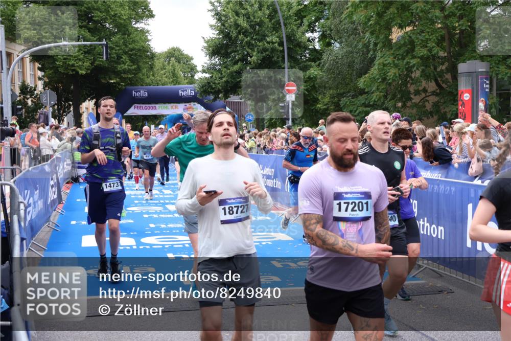 29.06.2025 - hella hamburg halbmarathon Zöllner http://msf.ph/oto/8249840 29.06.2025 10:57:54 Ziel 1972, 2034, 2806, 2883, 5391, 7138, 7269, 9820, 10599, 10703, 11394, 12440, 12523, 13376, 14737, 15349, 16517, 17543, 18492, 18727 meine-sportfotos.de