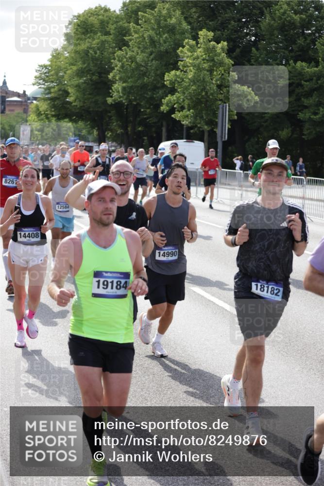 29.06.2025 - hella hamburg halbmarathon Jannik Wohlers http://msf.ph/oto/8249876 29.06.2025 09:56:13 Lombardsbrücke 1460, 1496, 1628, 1833, 1877, 2013, 2058, 2082, 2208, 2378, 2771, 2953, 2996, 3256, 3296, 3310, 3652, 4065, 4377, 4404, 4635, 4711, 4833, 5839, 5978, 6286, 6511, 6512, 6561, 6562, 7383, 7475, 8261, 8361, 8587, 8618, 8921, 9597, 9638, 9695, 9752, 9793, 9820, 10371, 10508, 10891, 11018, 11124, 11231, 11455, 11459, 11809, 11961, 12490, 12545, 12584, 12858, 13211, 13394, 13688, 14198, 14286, 14408, 14526, 14990, 14994, 15149, 15427, 15818, 16375 meine-sportfotos.de
