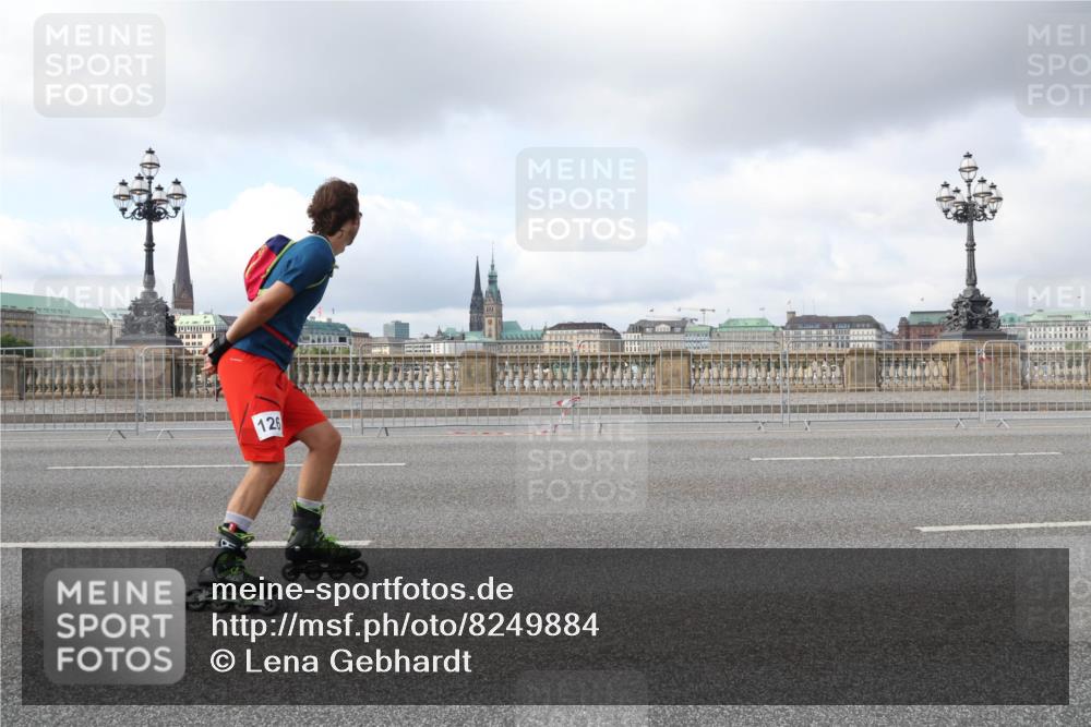 29.06.2025 - hella hamburg halbmarathon Lena Gebhardt http://msf.ph/oto/8249884 29.06.2025 09:02:50 Lombardsbrücke  meine-sportfotos.de