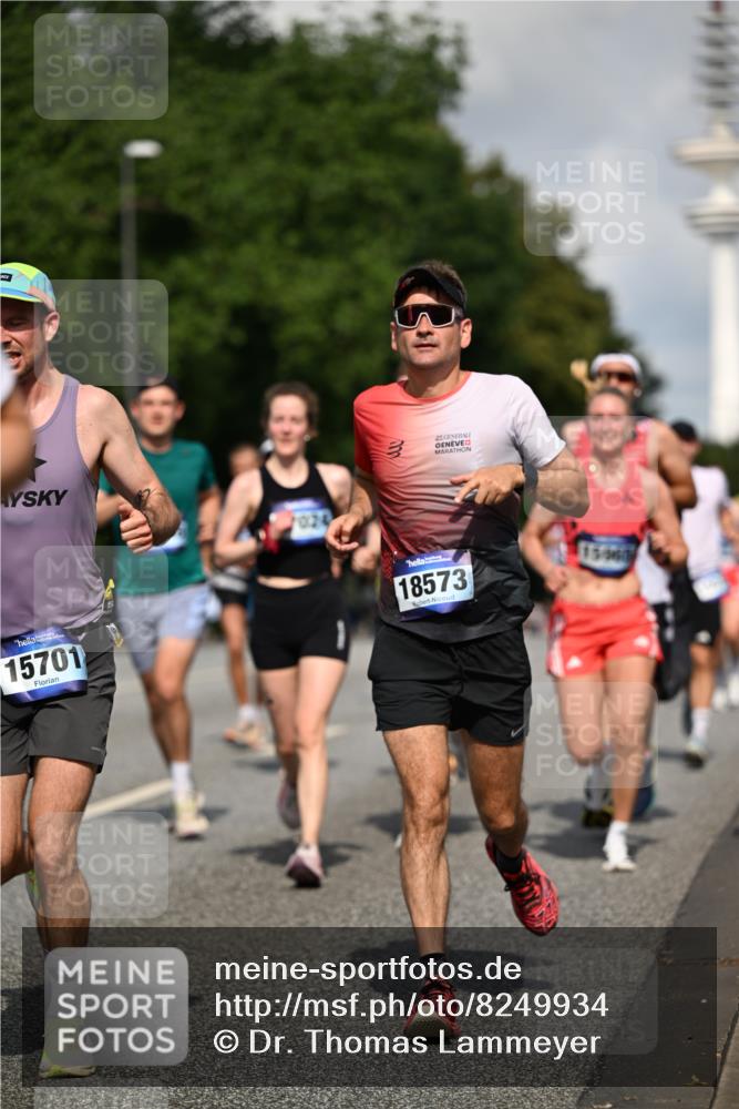 29.06.2025 - hella hamburg halbmarathon Dr. Thomas Lammeyer http://msf.ph/oto/8249934 29.06.2025 09:51:36 Kennedybrücke 1164, 1385, 1644, 1743, 2714, 2767, 3959, 4860, 5091, 5315, 6684, 6990, 7884, 8362, 9178, 9944, 10384, 10404, 10793, 10900, 11202, 11227 meine-sportfotos.de
