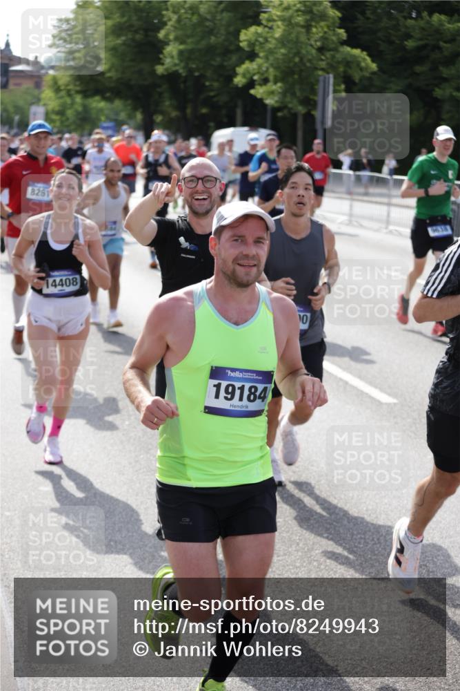 29.06.2025 - hella hamburg halbmarathon Jannik Wohlers http://msf.ph/oto/8249943 29.06.2025 09:56:13 Lombardsbrücke 1460, 1496, 1628, 1833, 1877, 2013, 2058, 2082, 2208, 2378, 2771, 2953, 2996, 3256, 3296, 3310, 3652, 4065, 4377, 4404, 4635, 4711, 4833, 5839, 5978, 6286, 6511, 6512, 6561, 6562, 7383, 7475, 8261, 8361, 8587, 8618, 8921, 9597, 9638, 9695, 9752, 9793, 9820, 10371, 10508, 10891, 11018, 11124, 11231, 11455, 11459, 11809, 11961, 12490, 12545, 12584, 12858, 13211, 13394, 13688, 14198, 14286, 14408, 14526, 14990, 14994, 15149, 15427, 15818, 16375 meine-sportfotos.de