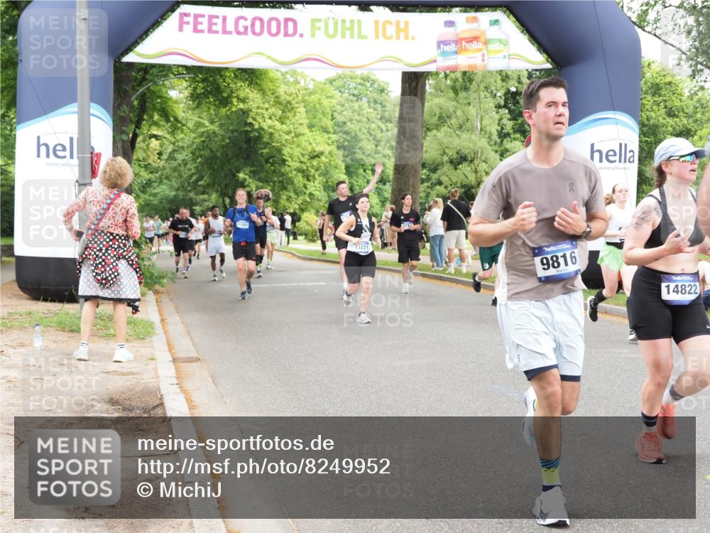 29.06.2025 - hella hamburg halbmarathon MichiJ http://msf.ph/oto/8249952 29.06.2025 10:51:43 Zwischen KM18-KM19 1842, 6100, 6174, 8890, 9816, 14822, 15797, 16455, 16605, 17387, 18768 meine-sportfotos.de