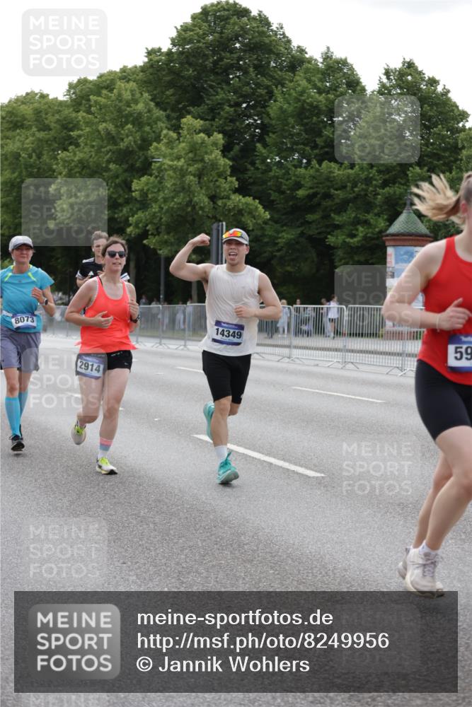 29.06.2025 - hella hamburg halbmarathon Jannik Wohlers http://msf.ph/oto/8249956 29.06.2025 10:30:52 Lombardsbrücke 1292, 1773, 1979, 2414, 2914, 4561, 4817, 5437, 5846, 5943, 6057, 6078, 6195, 6787, 7604, 8050, 8072, 8073, 10111, 11988, 12627, 14349, 15589, 15725, 16457, 16978, 17224, 17463, 17509, 17587, 18390, 18883, 19226 meine-sportfotos.de