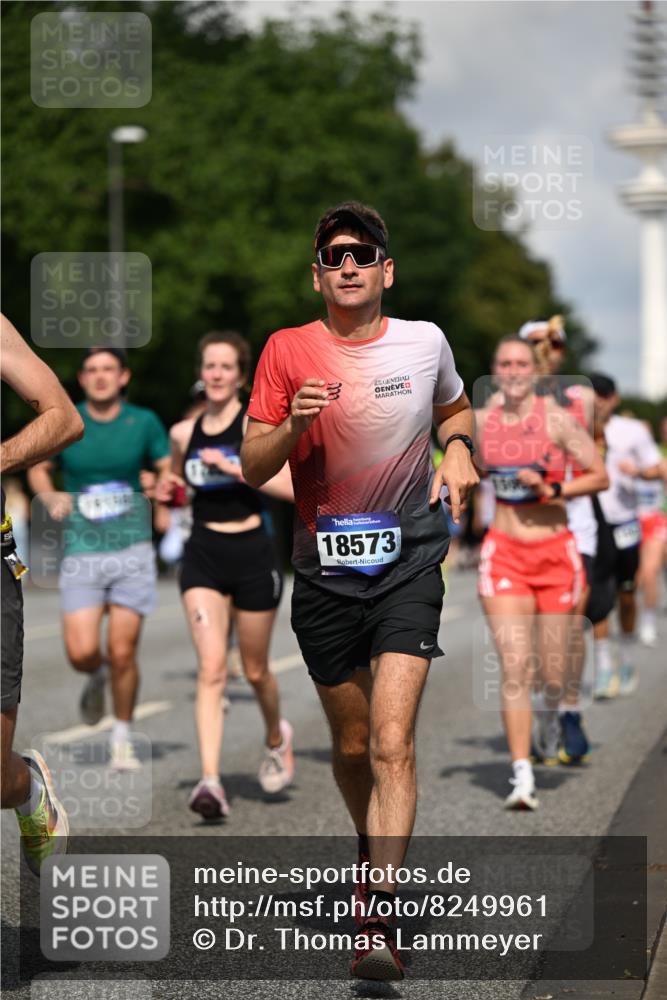 29.06.2025 - hella hamburg halbmarathon Dr. Thomas Lammeyer http://msf.ph/oto/8249961 29.06.2025 09:51:37 Kennedybrücke 1164, 1385, 1644, 1743, 2714, 2767, 3959, 4860, 5091, 5315, 6684, 6990, 7884, 8362, 9178, 9944, 10404, 10793, 10900, 11202, 11227 meine-sportfotos.de