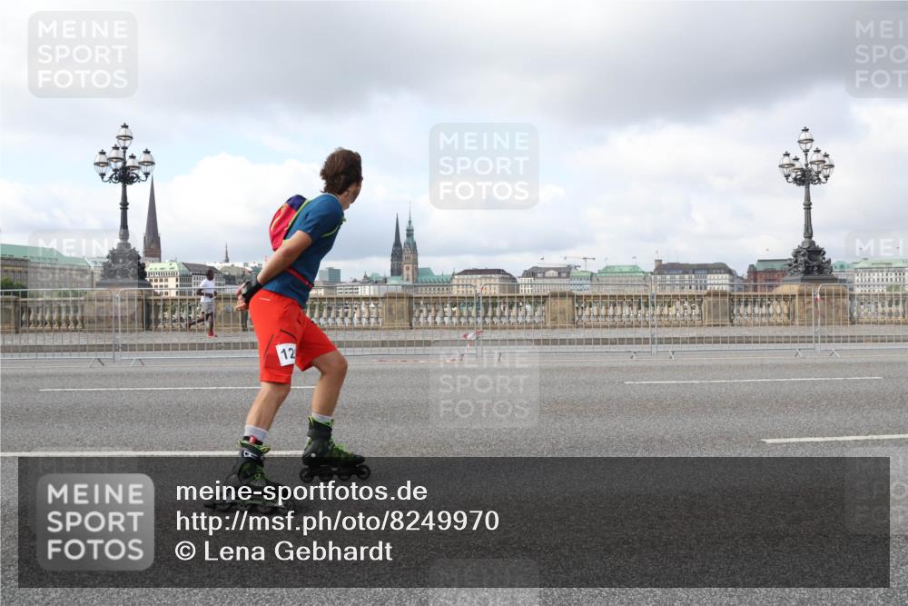 29.06.2025 - hella hamburg halbmarathon Lena Gebhardt http://msf.ph/oto/8249970 29.06.2025 09:02:50 Lombardsbrücke  meine-sportfotos.de