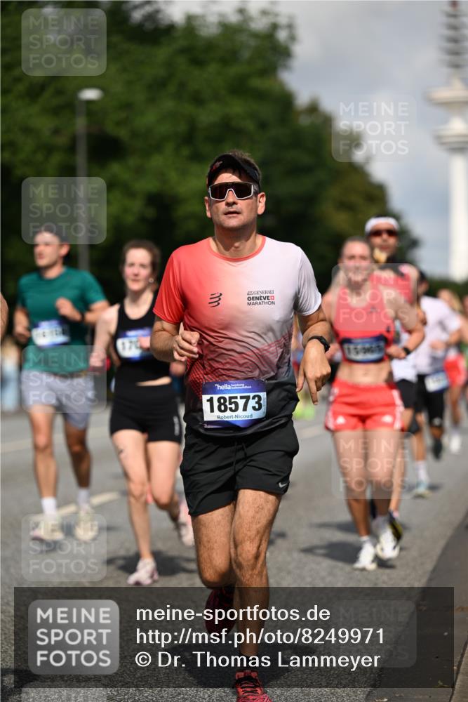 29.06.2025 - hella hamburg halbmarathon Dr. Thomas Lammeyer http://msf.ph/oto/8249971 29.06.2025 09:51:37 Kennedybrücke 1164, 1385, 1644, 1743, 2714, 2767, 3959, 4860, 5091, 5315, 6684, 6990, 7884, 8362, 9178, 9944, 10404, 10793, 10900, 11202, 11227 meine-sportfotos.de