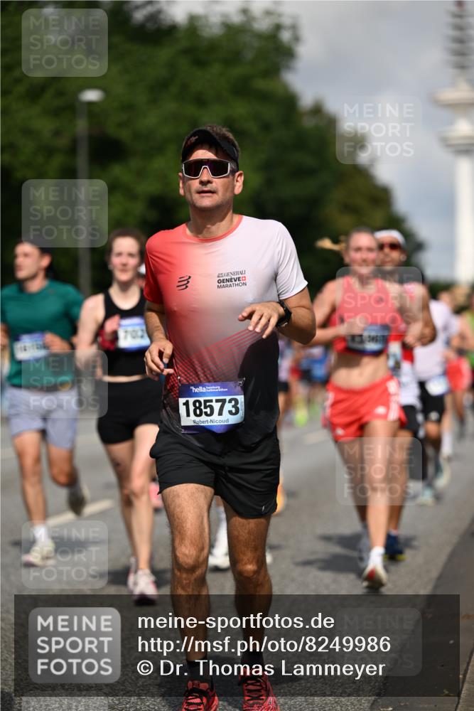 29.06.2025 - hella hamburg halbmarathon Dr. Thomas Lammeyer http://msf.ph/oto/8249986 29.06.2025 09:51:37 Kennedybrücke 1164, 1385, 1644, 1743, 2714, 2767, 3959, 4860, 5091, 5315, 6684, 6990, 7884, 8362, 9178, 9944, 10404, 10793, 10900, 11202, 11227 meine-sportfotos.de