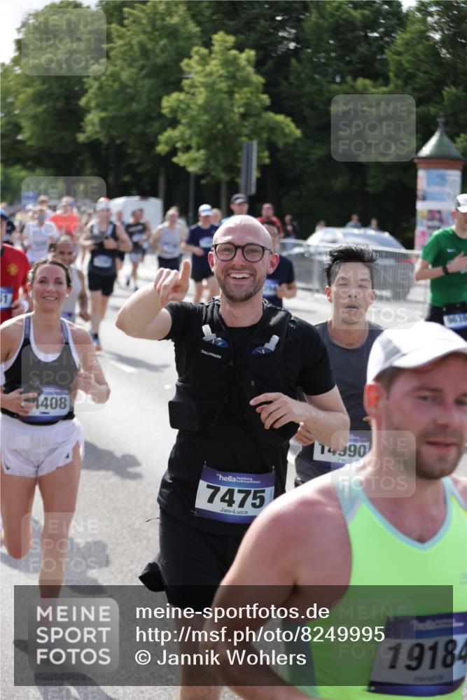 29.06.2025 - hella hamburg halbmarathon Jannik Wohlers http://msf.ph/oto/8249995 29.06.2025 09:56:14 Lombardsbrücke 1460, 1496, 1628, 1833, 1877, 2013, 2058, 2082, 2208, 2378, 2771, 2953, 2996, 3256, 3296, 3310, 3652, 4065, 4377, 4404, 4635, 4711, 4833, 5169, 5839, 5978, 6286, 6561, 6562, 7383, 7475, 8261, 8361, 8587, 8618, 8863, 8921, 9597, 9638, 9695, 9752, 9793, 9820, 10371, 10508, 10891, 11018, 11231, 11455, 11459, 11809, 11961, 12490, 12545, 12584, 12651, 12858, 13211, 13394, 13688, 14198, 14286, 14408, 14526, 14990, 14994, 15149, 15427, 15818, 16375 meine-sportfotos.de
