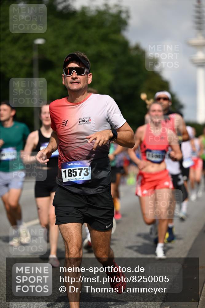 29.06.2025 - hella hamburg halbmarathon Dr. Thomas Lammeyer http://msf.ph/oto/8250005 29.06.2025 09:51:37 Kennedybrücke 1164, 1385, 1644, 1743, 2714, 2767, 3959, 4860, 5091, 5315, 6684, 6990, 7884, 8362, 9178, 9944, 10404, 10793, 10900, 11202, 11227 meine-sportfotos.de
