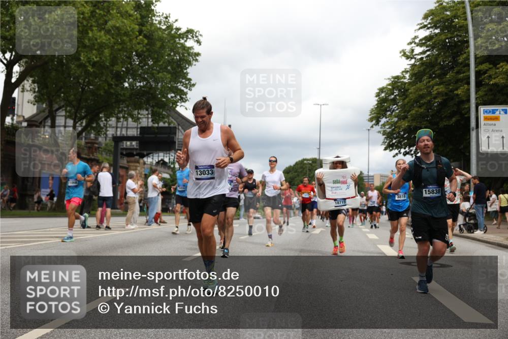 29.06.2025 - hella hamburg halbmarathon Yannick Fuchs http://msf.ph/oto/8250010 29.06.2025 10:47:54 20KM 1030, 1267, 1422, 1442, 1502, 1549, 1870, 2058, 2070, 2354, 2518, 2630, 3096, 3103, 3819, 4299, 5020, 5259, 5638, 6260, 6294, 6374, 6511, 6512, 7274, 7395, 7478, 7973, 8285, 8335, 8394, 9032, 9380, 9791, 9922, 10040, 11068, 11430, 11844, 12321, 12607, 12632, 13033, 13397, 13794, 13803, 13865, 13912, 14026, 14239, 14702, 15146, 15441, 15502, 15838, 15856, 15946, 16780, 17348, 17482, 18143, 18308, 18418, 18450, 18514, 18612, 19067 meine-sportfotos.de