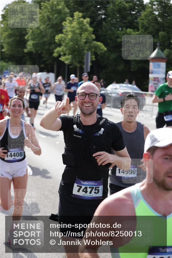 29.06.2025 - hella hamburg halbmarathon Jannik Wohlers http://msf.ph/oto/8250013 29.06.2025 09:56:14 Lombardsbrücke 1460, 1496, 1628, 1833, 1877, 2013, 2058, 2082, 2208, 2378, 2771, 2953, 2996, 3256, 3296, 3310, 3652, 4065, 4377, 4404, 4635, 4711, 4833, 5169, 5839, 5978, 6286, 6561, 6562, 7383, 7475, 8261, 8361, 8587, 8618, 8863, 8921, 9597, 9638, 9695, 9752, 9793, 9820, 10371, 10508, 10891, 11018, 11231, 11455, 11459, 11809, 11961, 12490, 12545, 12584, 12651, 12858, 13211, 13394, 13688, 14198, 14286, 14408, 14526, 14990, 14994, 15149, 15427, 15818, 16375 meine-sportfotos.de