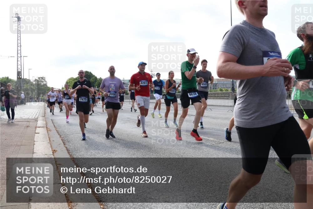 29.06.2025 - hella hamburg halbmarathon Lena Gebhardt http://msf.ph/oto/8250027 29.06.2025 09:56:40 Lombardsbrücke 1452, 1460, 1496, 1499, 1592, 1628, 1833, 1877, 2013, 2058, 2074, 2082, 2111, 2208, 2340, 2378, 2396, 2771, 2878, 2953, 2996, 3256, 3296, 3310, 3652, 4065, 4077, 4377, 4404, 4635, 4711, 4833, 4897, 5169, 5194, 5482, 5600, 5607, 5839, 5978, 6033, 6168, 6286, 6377, 6511, 6512, 6561, 6562, 6631, 7176, 7178, 7383, 7475, 7583, 7943, 8261, 8361, 8514, 8572, 8587, 8618, 8661, 8710, 8863, 8921, 8968, 8996, 9082, 9246, 9497, 9537, 9597, 9638, 10596 meine-sportfotos.de