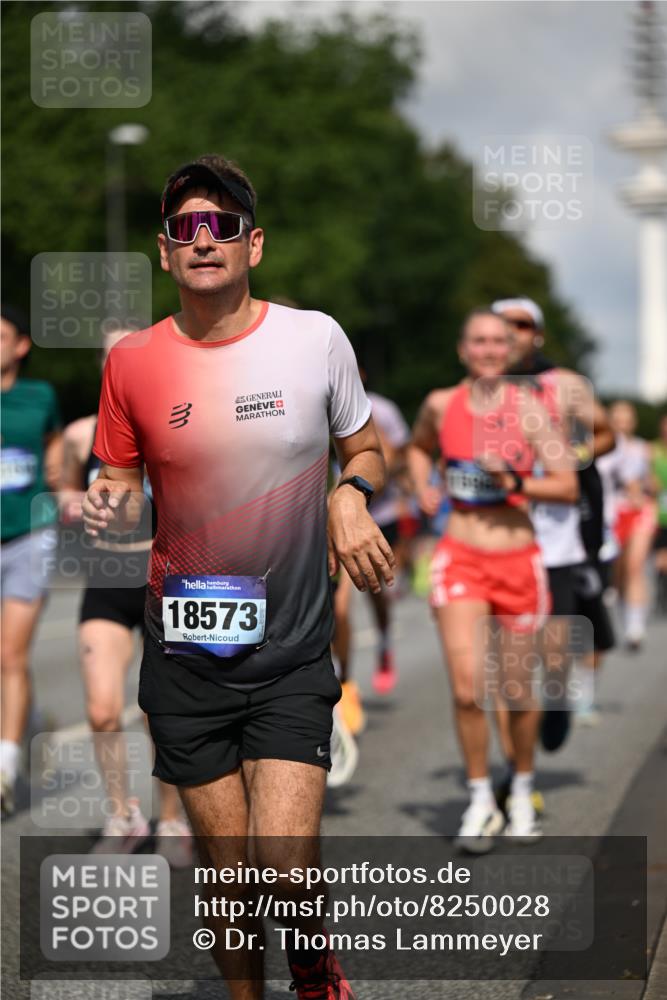 29.06.2025 - hella hamburg halbmarathon Dr. Thomas Lammeyer http://msf.ph/oto/8250028 29.06.2025 09:51:37 Kennedybrücke 1164, 1385, 1644, 1743, 2714, 2767, 3959, 4860, 5091, 5315, 6684, 6990, 7884, 8362, 9178, 9944, 10404, 10793, 10900, 11202, 11227 meine-sportfotos.de