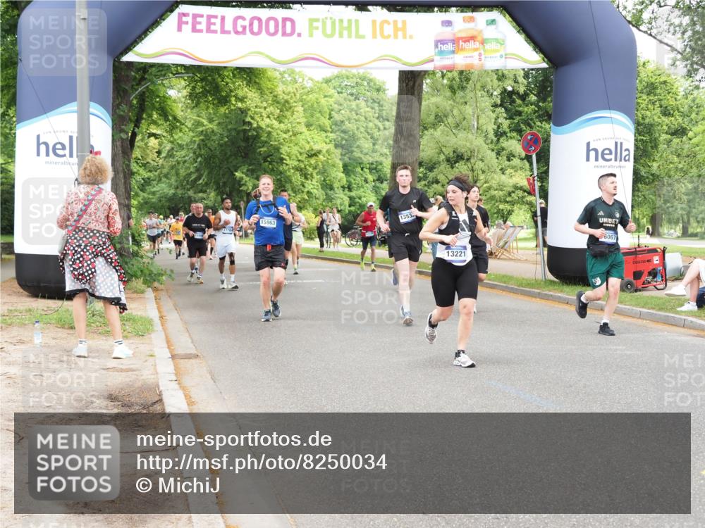 29.06.2025 - hella hamburg halbmarathon MichiJ http://msf.ph/oto/8250034 29.06.2025 10:51:45 Zwischen KM18-KM19 1842, 6174, 6714, 8890, 9816, 13221, 13533, 14822, 15797, 16067, 16455, 16605, 17387 meine-sportfotos.de