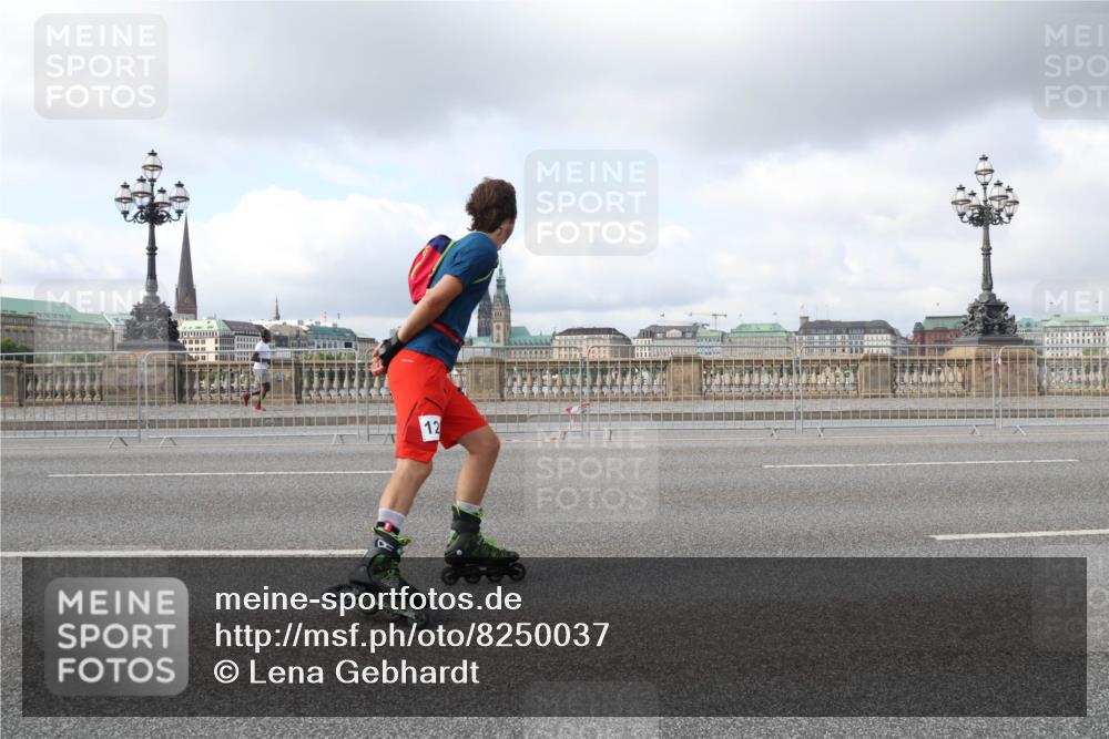 29.06.2025 - hella hamburg halbmarathon Lena Gebhardt http://msf.ph/oto/8250037 29.06.2025 09:02:50 Lombardsbrücke  meine-sportfotos.de