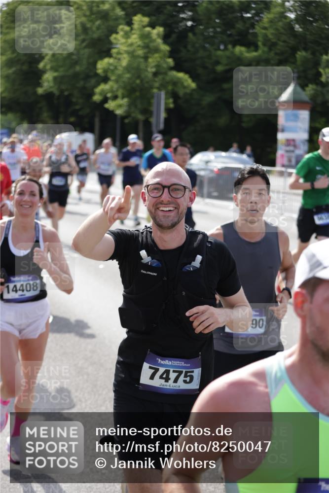 29.06.2025 - hella hamburg halbmarathon Jannik Wohlers http://msf.ph/oto/8250047 29.06.2025 09:56:14 Lombardsbrücke 1460, 1496, 1628, 1833, 1877, 2013, 2058, 2082, 2208, 2378, 2771, 2953, 2996, 3256, 3296, 3310, 3652, 4065, 4377, 4404, 4635, 4711, 4833, 5169, 5839, 5978, 6286, 6561, 6562, 7383, 7475, 8261, 8361, 8587, 8618, 8863, 8921, 9597, 9638, 9695, 9752, 9793, 9820, 10371, 10508, 10891, 11018, 11231, 11455, 11459, 11809, 11961, 12490, 12545, 12584, 12651, 12858, 13211, 13394, 13688, 14198, 14286, 14408, 14526, 14990, 14994, 15149, 15427, 15818, 16375 meine-sportfotos.de
