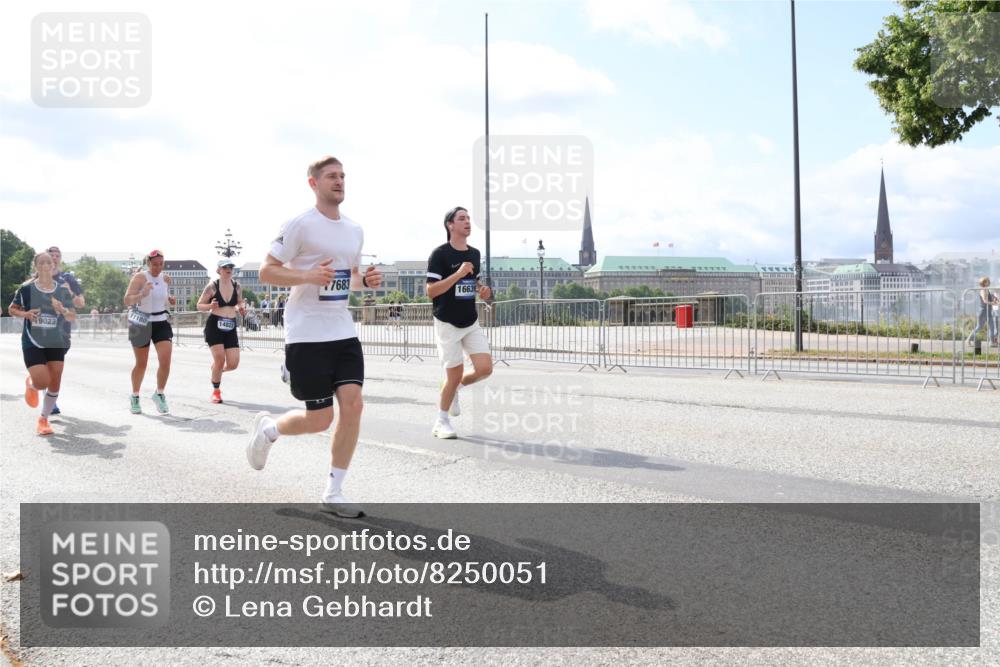 29.06.2025 - hella hamburg halbmarathon Lena Gebhardt http://msf.ph/oto/8250051 29.06.2025 10:10:22 Lombardsbrücke 1548, 1573, 3921, 5182, 5440, 5511, 7042, 7081, 7250, 7333, 7636, 7685, 8219, 8890, 9366, 9434, 9674, 9681, 9816, 10036, 10943, 11027, 11180, 11887, 11904, 11905, 12008, 12567, 12629, 13797, 13825, 13901, 14679, 14822, 15409, 16166, 16344, 16445, 16639, 16872, 17148, 17730, 18196, 18707, 19023 meine-sportfotos.de