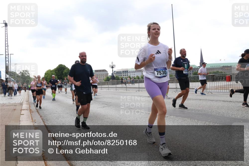 29.06.2025 - hella hamburg halbmarathon Lena Gebhardt http://msf.ph/oto/8250168 29.06.2025 10:45:39 Lombardsbrücke 1033, 1060, 1085, 1100, 1104, 1421, 1426, 1555, 1713, 1798, 1854, 1983, 2008, 2216, 2217, 2522, 2550, 2657, 2664, 2917, 2954, 2965, 2973, 3160, 3164, 3357, 3377, 3879, 3993, 4099, 4102, 4104, 4186, 4224, 4306, 4317, 4388, 4504, 4572, 4820, 4851, 5044, 5099, 5108, 5339, 5635, 5636, 5949, 6133, 6150, 6333, 6623, 6763, 6788, 6911, 6922, 6980, 7268, 7283, 7356, 7530, 7541, 7859, 8605, 8745, 9120, 9121, 9620, 10030, 10182, 10225, 10327, 10329, 10367, 10511, 11314 meine-sportfotos.de