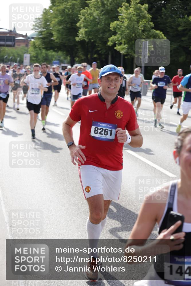 29.06.2025 - hella hamburg halbmarathon Jannik Wohlers http://msf.ph/oto/8250211 29.06.2025 09:56:15 Lombardsbrücke 1460, 1496, 1628, 1833, 1877, 2013, 2058, 2082, 2208, 2378, 2771, 2953, 2996, 3296, 3310, 3652, 4065, 4377, 4404, 4635, 4711, 4833, 5169, 5194, 5839, 6286, 6561, 6562, 7383, 7475, 8261, 8361, 8587, 8618, 8863, 8921, 9597, 9638, 9695, 9752, 9793, 9820, 10371, 10508, 11018, 11231, 11455, 11459, 11809, 11961, 12490, 12545, 12584, 12651, 12858, 13394, 13688, 14198, 14286, 14408, 14526, 14990, 14994, 15149, 15427, 15818, 16375 meine-sportfotos.de