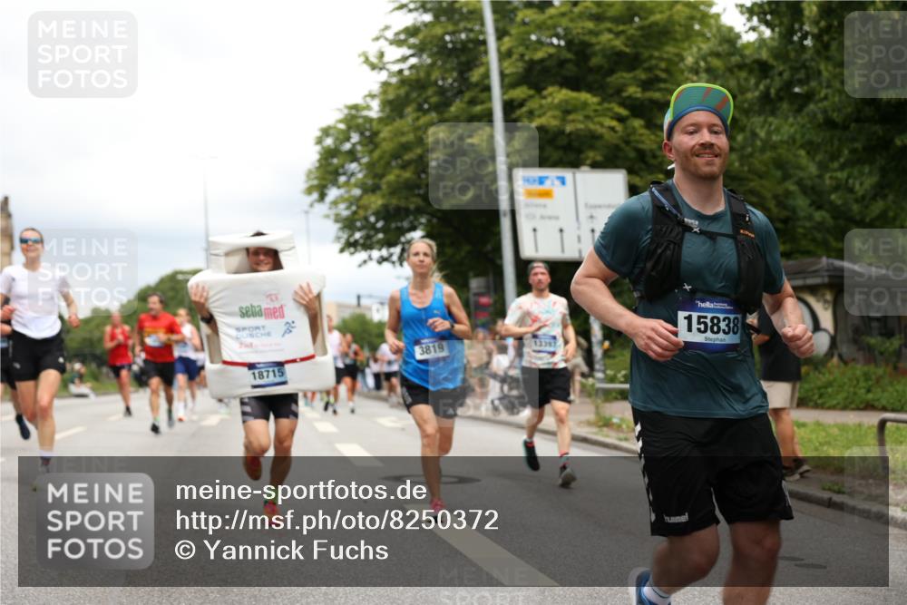 29.06.2025 - hella hamburg halbmarathon Yannick Fuchs http://msf.ph/oto/8250372 29.06.2025 10:47:55 20KM 1030, 1267, 1422, 1442, 1502, 1549, 1870, 2058, 2070, 2354, 2432, 2518, 2630, 3096, 3103, 3819, 4299, 5020, 5259, 5638, 6260, 6294, 6374, 6511, 6512, 7274, 7395, 7478, 7973, 8285, 8335, 8394, 9032, 9380, 9791, 9922, 10040, 11009, 11068, 11430, 11844, 12321, 12607, 12632, 13033, 13397, 13794, 13803, 13865, 13912, 14026, 14239, 14702, 15146, 15441, 15838, 15856, 15946, 16780, 17348, 17482, 18143, 18308, 18418, 18450, 18514, 18612, 19067 meine-sportfotos.de