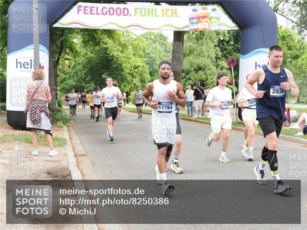 29.06.2025 - hella hamburg halbmarathon MichiJ http://msf.ph/oto/8250386 29.06.2025 10:51:50 Zwischen KM18-KM19 2936, 6714, 11324, 11429, 13221, 13533, 15797, 15963, 16067, 16989, 17784, 18575, 18577 meine-sportfotos.de