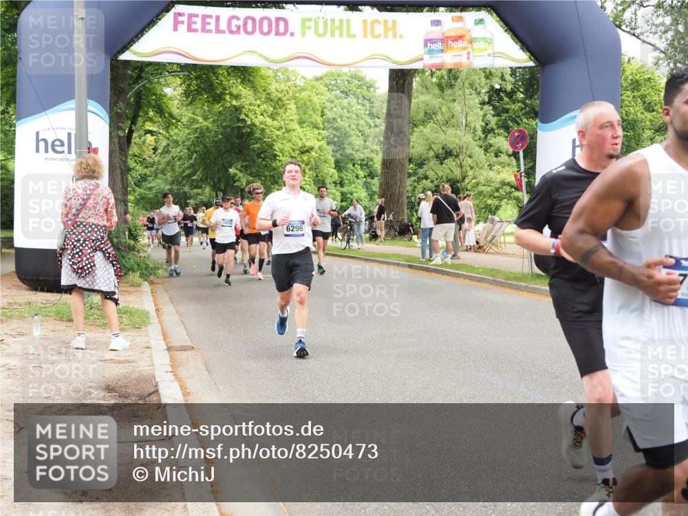 29.06.2025 - hella hamburg halbmarathon MichiJ http://msf.ph/oto/8250473 29.06.2025 10:51:51 Zwischen KM18-KM19 2936, 6714, 11324, 11429, 13221, 13533, 15963, 16067, 16989, 17784, 18575, 18577 meine-sportfotos.de
