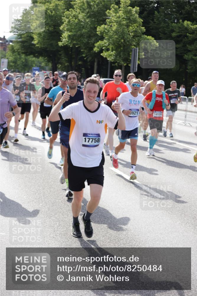 29.06.2025 - hella hamburg halbmarathon Jannik Wohlers http://msf.ph/oto/8250484 29.06.2025 09:56:17 Lombardsbrücke 1460, 1496, 1628, 1833, 1877, 2013, 2058, 2082, 2208, 2378, 2396, 2771, 2996, 3310, 3652, 4065, 4377, 4404, 4635, 4711, 4833, 5169, 5194, 5839, 6033, 6286, 6561, 6562, 7383, 7475, 8261, 8361, 8572, 8587, 8618, 8661, 8710, 8863, 8921, 9082, 9597, 9638, 9695, 9752, 9793, 9820, 9985, 10371, 10508, 11018, 11231, 11455, 11459, 11809, 11961, 12311, 12490, 12584, 12585, 12651, 12858, 13282, 13394, 13609, 13688, 13962, 14033, 14408, 14526, 14990, 14994, 15149, 15427, 15818 meine-sportfotos.de