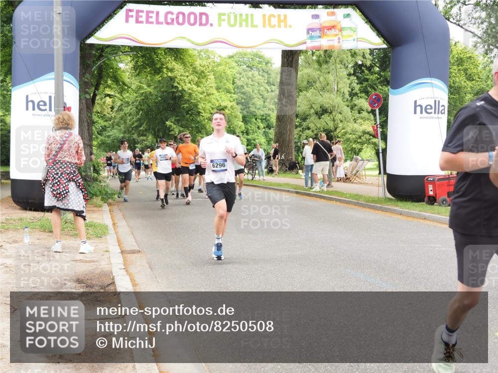 29.06.2025 - hella hamburg halbmarathon MichiJ http://msf.ph/oto/8250508 29.06.2025 10:51:52 Zwischen KM18-KM19 2936, 5742, 0000, 6714, 11324, 11429, 13221, 13533, 15963, 16067, 16233, 16989, 17784, 18575, 18577 meine-sportfotos.de