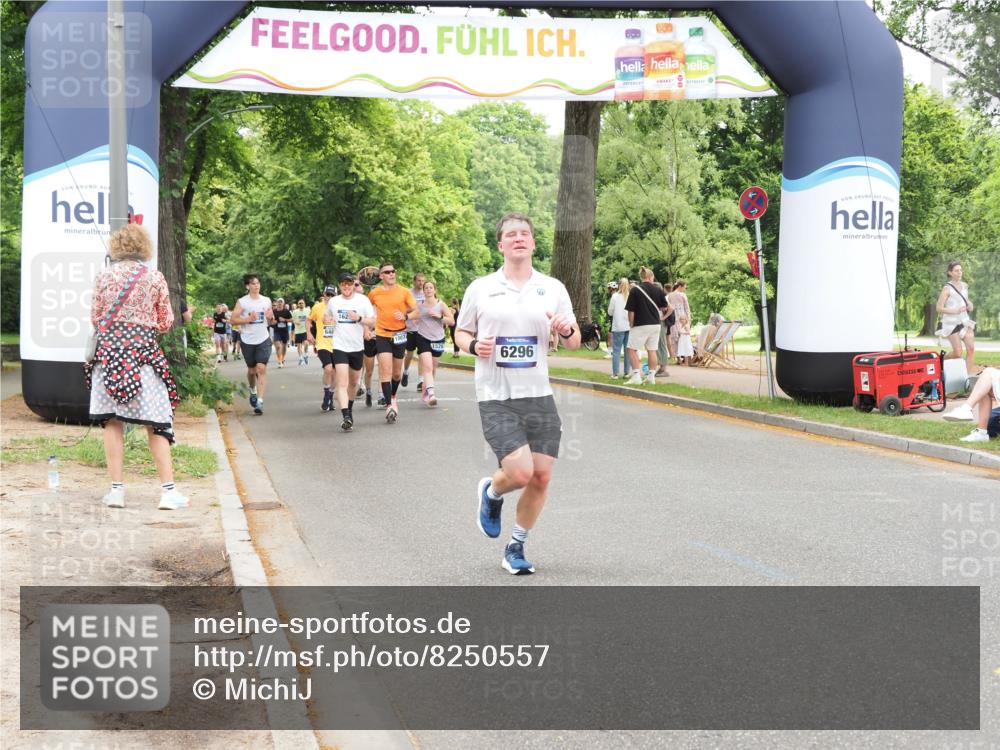 29.06.2025 - hella hamburg halbmarathon MichiJ http://msf.ph/oto/8250557 29.06.2025 10:51:52 Zwischen KM18-KM19 2936, 5742, 0000, 6714, 11324, 11429, 13221, 13533, 15963, 16067, 16233, 16989, 17784, 18575, 18577 meine-sportfotos.de