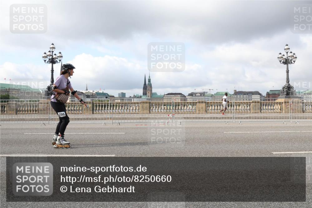 29.06.2025 - hella hamburg halbmarathon Lena Gebhardt http://msf.ph/oto/8250660 29.06.2025 09:02:53 Lombardsbrücke  meine-sportfotos.de