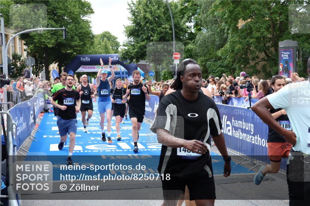 29.06.2025 - hella hamburg halbmarathon Zöllner http://msf.ph/oto/8250718 29.06.2025 10:58:05 Ziel 1200, 1611, 2025, 3093, 3141, 4319, 4579, 6531, 6892, 7189, 8089, 10036, 10408, 11832, 12378, 12773, 13465, 13666, 15090, 15527, 18762 meine-sportfotos.de