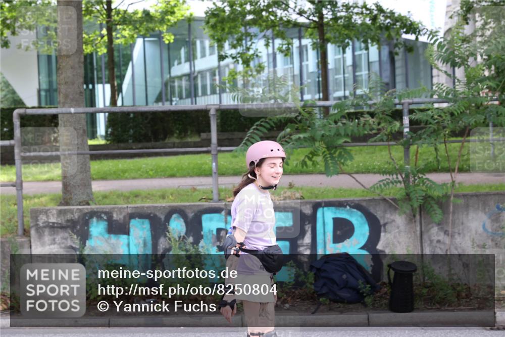29.06.2025 - hella hamburg halbmarathon Yannick Fuchs http://msf.ph/oto/8250804 29.06.2025 09:32:38 20KM  meine-sportfotos.de