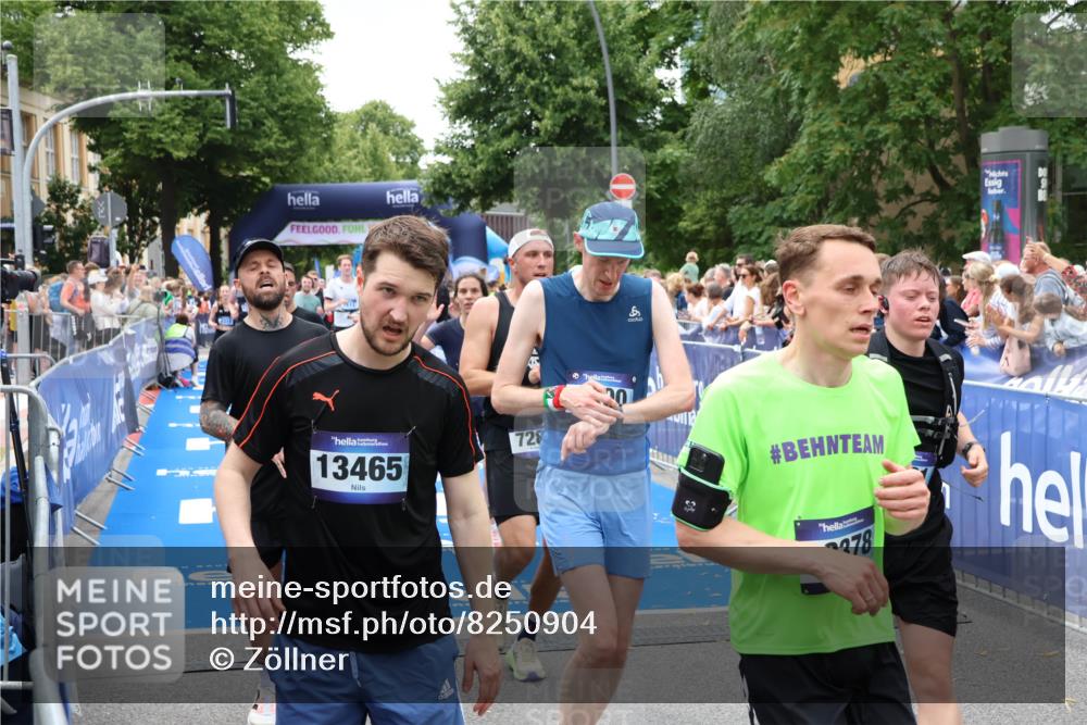 29.06.2025 - hella hamburg halbmarathon Zöllner http://msf.ph/oto/8250904 29.06.2025 10:58:08 Ziel 1563, 1611, 3141, 4319, 4579, 6531, 6892, 8089, 10036, 10408, 11832, 12773, 13666, 15090, 15189, 15527 meine-sportfotos.de