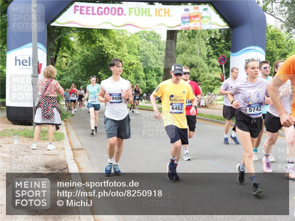 29.06.2025 - hella hamburg halbmarathon MichiJ http://msf.ph/oto/8250918 29.06.2025 10:51:57 Zwischen KM18-KM19 1526, 4146, 5742, 0000, 6462, 7935, 10074, 11429, 14306, 16233, 16237, 16989, 18426 meine-sportfotos.de