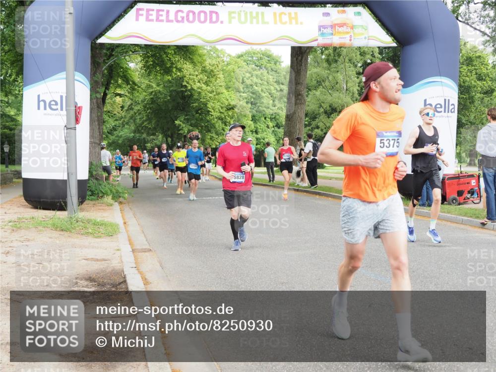 29.06.2025 - hella hamburg halbmarathon MichiJ http://msf.ph/oto/8250930 29.06.2025 10:28:53 Zwischen KM18-KM19 1882, 2750, 2826, 5375, 5508, 5745, 6149, 6683, 12046, 12540, 13158, 15828, 17620, 17973 meine-sportfotos.de