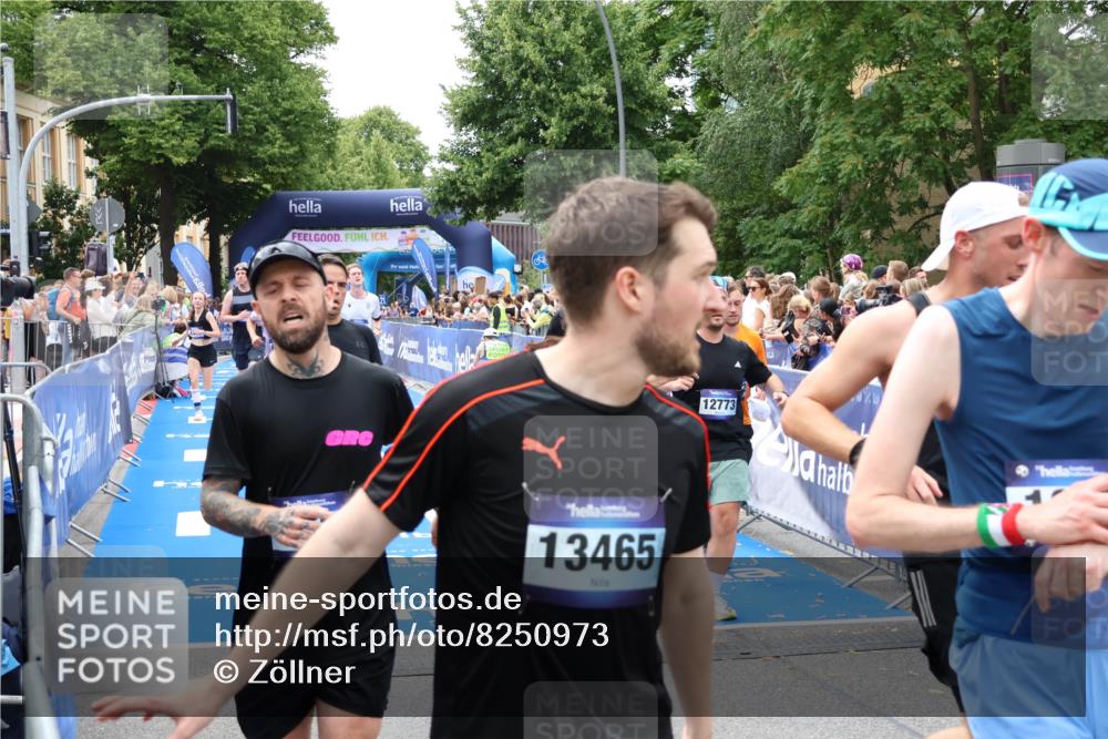 29.06.2025 - hella hamburg halbmarathon Zöllner http://msf.ph/oto/8250973 29.06.2025 10:58:09 Ziel 1563, 1611, 2907, 3141, 4319, 6892, 10036, 10408, 11832, 12773, 13666, 15090, 15125, 15189 meine-sportfotos.de