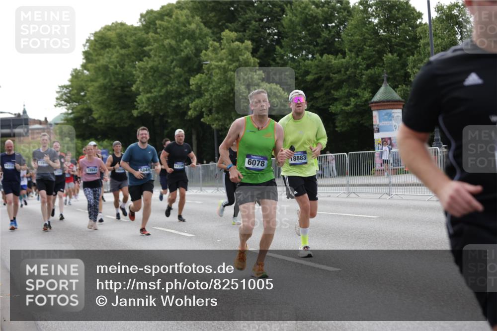 29.06.2025 - hella hamburg halbmarathon Jannik Wohlers http://msf.ph/oto/8251005 29.06.2025 10:30:59 Lombardsbrücke 1292, 1979, 2414, 2914, 4817, 5165, 5437, 5846, 5943, 6057, 6078, 6546, 7604, 7772, 8050, 8072, 8073, 10111, 10586, 11587, 13724, 14349, 15725, 16457, 16978, 17517, 17587, 17706, 17989, 18390, 18507, 18883, 18943 meine-sportfotos.de