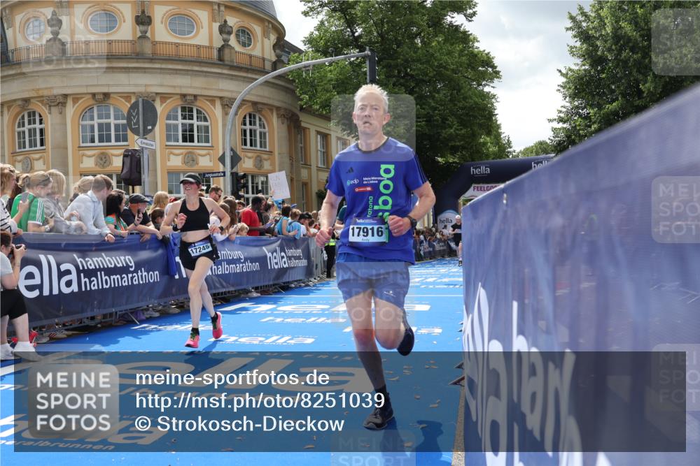 29.06.2025 - hella hamburg halbmarathon Strokosch-Dieckow http://msf.ph/oto/8251039 29.06.2025 10:40:25 Ziel 6649, 7284, 8370, 8966, 10978, 11767, 12365, 12540, 14924, 15164, 15247, 17214, 17245, 17916, 18192 meine-sportfotos.de