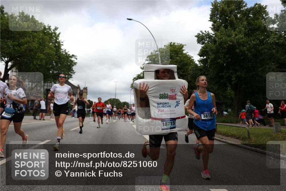 29.06.2025 - hella hamburg halbmarathon Yannick Fuchs http://msf.ph/oto/8251060 29.06.2025 10:47:56 20KM 1267, 1422, 1442, 1502, 1549, 1870, 2058, 2070, 2354, 2432, 2518, 2630, 3096, 3103, 3819, 4299, 5020, 5259, 6260, 6294, 6374, 6511, 6512, 7274, 7395, 7478, 7973, 8285, 8335, 8394, 9032, 9380, 9791, 9922, 10040, 11009, 11068, 11430, 11789, 11844, 12321, 12607, 12632, 13033, 13397, 13794, 13803, 13912, 14026, 14239, 14702, 15146, 15441, 15838, 15856, 15946, 16780, 17348, 17482, 18143, 18308, 18418, 18450, 18514, 18612, 19067 meine-sportfotos.de