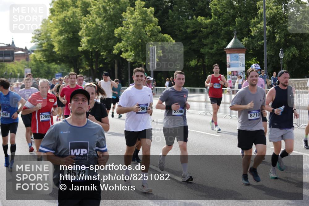 29.06.2025 - hella hamburg halbmarathon Jannik Wohlers http://msf.ph/oto/8251082 29.06.2025 09:56:24 Lombardsbrücke 1460, 1496, 1833, 2013, 2058, 2074, 2111, 2208, 2340, 2378, 2396, 2878, 3310, 3652, 4377, 4404, 4635, 4897, 5169, 5194, 5839, 6033, 6286, 6377, 6561, 6562, 6631, 7176, 7475, 8261, 8361, 8572, 8587, 8618, 8661, 8710, 8863, 8921, 9082, 9497, 9597, 9638, 9876, 9985, 10371, 10508, 10896, 11184, 11809, 12311, 12482, 12584, 12585, 12651, 12690, 12858, 13245, 13282, 13394, 13609, 13962, 14033, 14408, 14526, 14588, 14834, 14990, 14994, 15149, 15818 meine-sportfotos.de