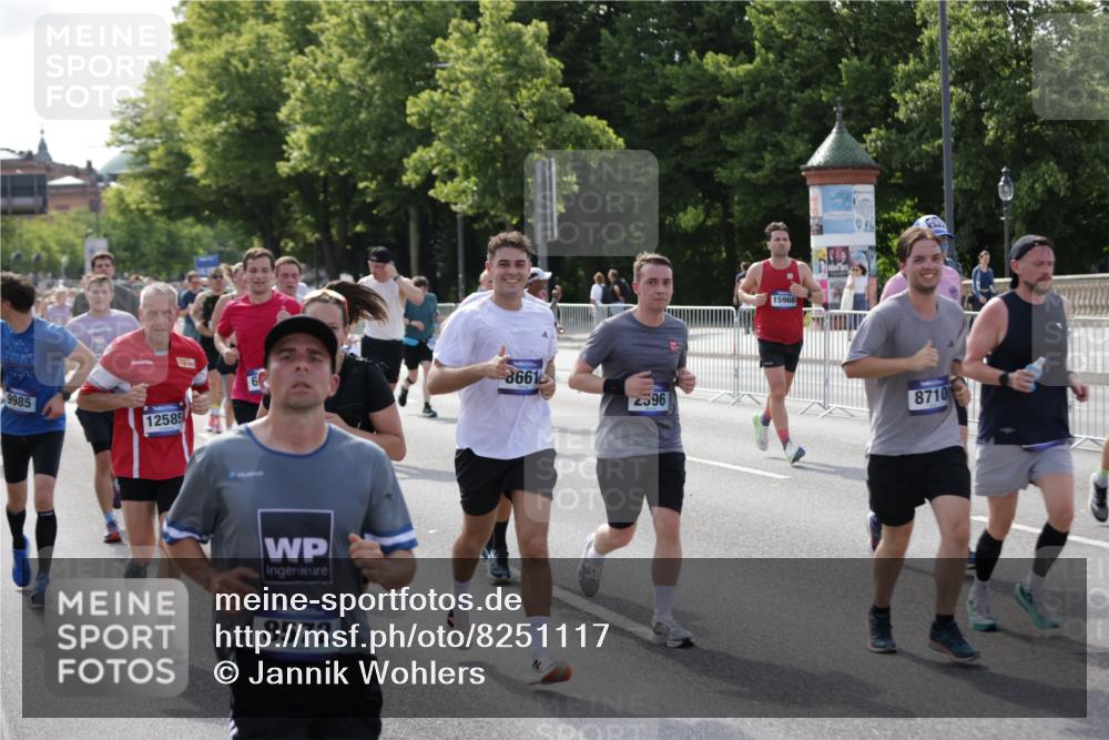 29.06.2025 - hella hamburg halbmarathon Jannik Wohlers http://msf.ph/oto/8251117 29.06.2025 09:56:24 Lombardsbrücke 1460, 1496, 1833, 2013, 2058, 2074, 2111, 2208, 2340, 2378, 2396, 2878, 3310, 3652, 4377, 4404, 4635, 4897, 5169, 5194, 5839, 6033, 6286, 6377, 6561, 6562, 6631, 7176, 7475, 8261, 8361, 8572, 8587, 8618, 8661, 8710, 8863, 8921, 9082, 9497, 9597, 9638, 9876, 9985, 10371, 10508, 10896, 11184, 11809, 12311, 12482, 12584, 12585, 12651, 12690, 12858, 13245, 13282, 13394, 13609, 13962, 14033, 14408, 14526, 14588, 14834, 14990, 14994, 15149, 15818 meine-sportfotos.de