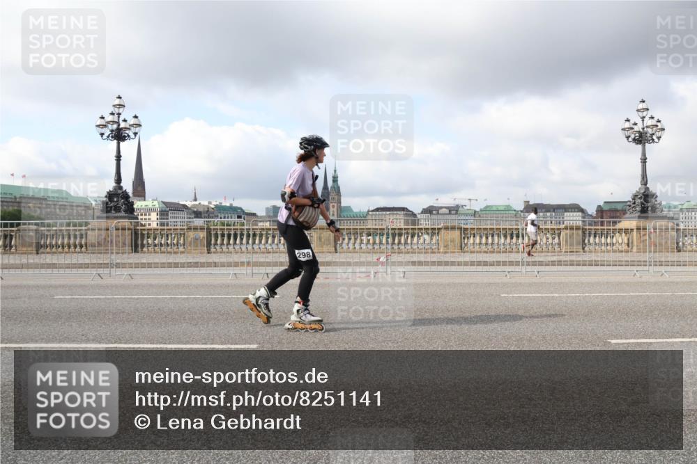29.06.2025 - hella hamburg halbmarathon Lena Gebhardt http://msf.ph/oto/8251141 29.06.2025 09:02:54 Lombardsbrücke  meine-sportfotos.de