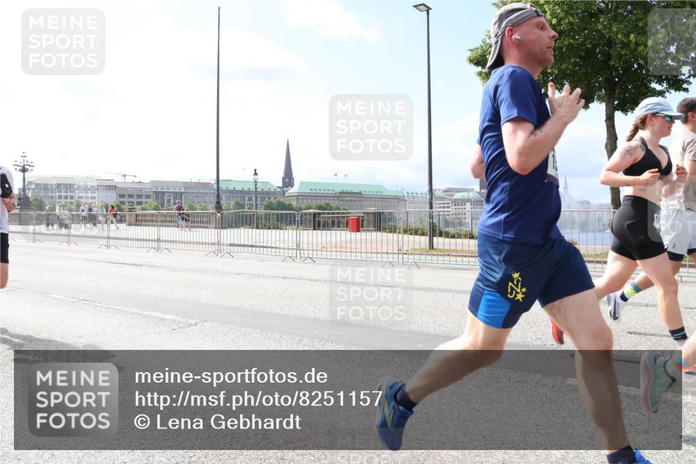 29.06.2025 - hella hamburg halbmarathon Lena Gebhardt http://msf.ph/oto/8251157 29.06.2025 10:10:25 Lombardsbrücke 1548, 1573, 3921, 4389, 5182, 5440, 5511, 5990, 5991, 7042, 7081, 7250, 7333, 7636, 7685, 8219, 8890, 9366, 9434, 9674, 9681, 9816, 10036, 10943, 11027, 11180, 11355, 11887, 11904, 11905, 12008, 12567, 12629, 13797, 13825, 13901, 14679, 14822, 15409, 16166, 16344, 16445, 16639, 16872, 17148, 17730, 18196, 19023 meine-sportfotos.de