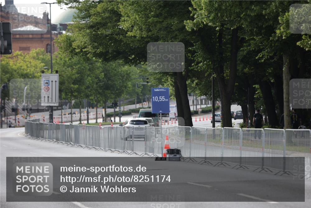 29.06.2025 - hella hamburg halbmarathon Jannik Wohlers http://msf.ph/oto/8251174 29.06.2025 08:30:31 Lombardsbrücke  meine-sportfotos.de
