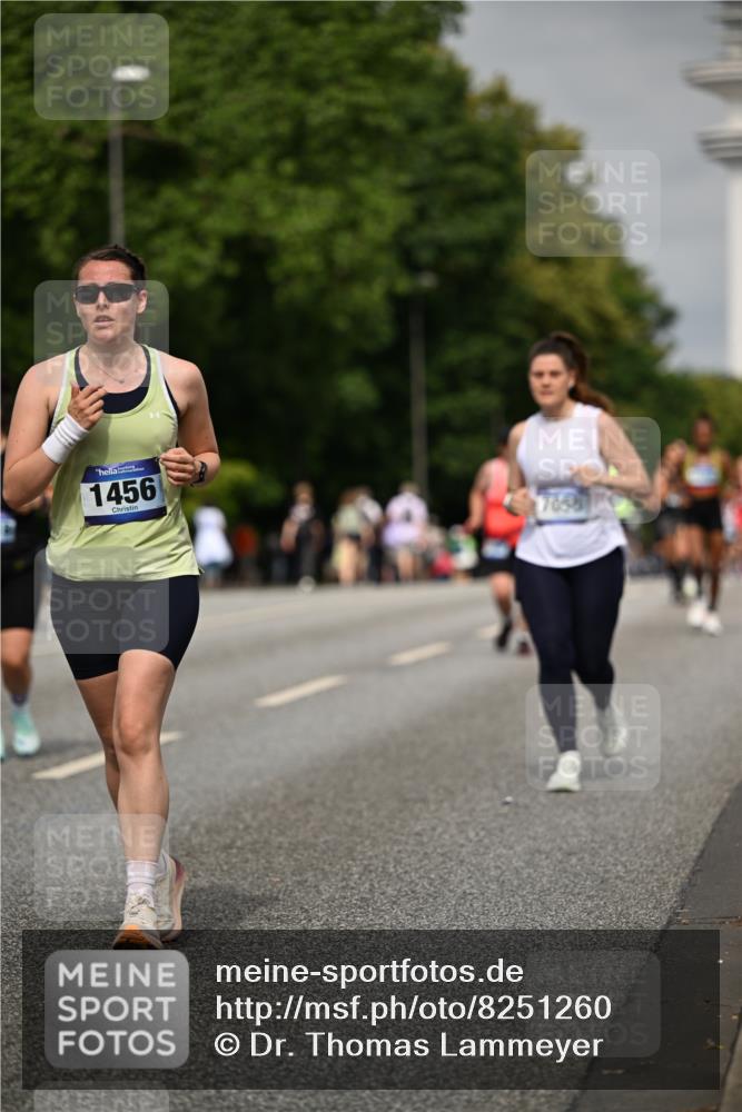 29.06.2025 - hella hamburg halbmarathon Dr. Thomas Lammeyer http://msf.ph/oto/8251260 29.06.2025 10:14:22 Kennedybrücke 1052, 1186, 1456, 1483, 1513, 4389, 7058, 7250, 7685, 8685, 9150, 9681, 9816, 9829, 9988 meine-sportfotos.de