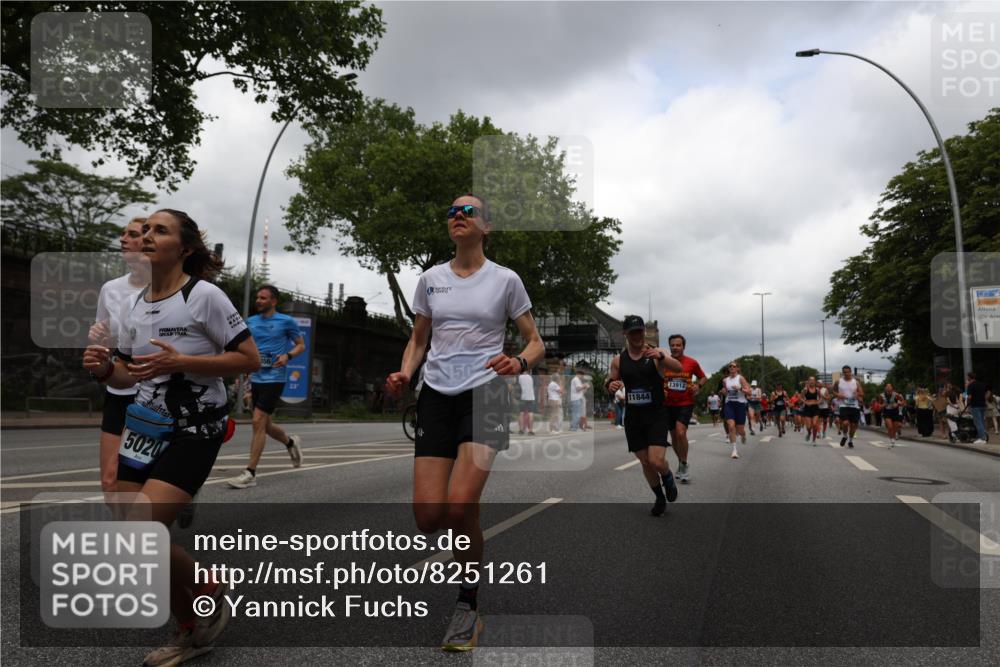 29.06.2025 - hella hamburg halbmarathon Yannick Fuchs http://msf.ph/oto/8251261 29.06.2025 10:47:57 20KM 1267, 1422, 1442, 1502, 1549, 1870, 2058, 2070, 2354, 2432, 2518, 2630, 3096, 3103, 3819, 4299, 5020, 5259, 6260, 6294, 6374, 6511, 6512, 7395, 7478, 7973, 8285, 8394, 9032, 9380, 9791, 9922, 10040, 11009, 11068, 11430, 11789, 11844, 12321, 12607, 12632, 13033, 13397, 13794, 13803, 13912, 14026, 14239, 14702, 15146, 15441, 15838, 15856, 15946, 16623, 16780, 17348, 17482, 18143, 18308, 18418, 18450, 18514, 18612, 19067 meine-sportfotos.de