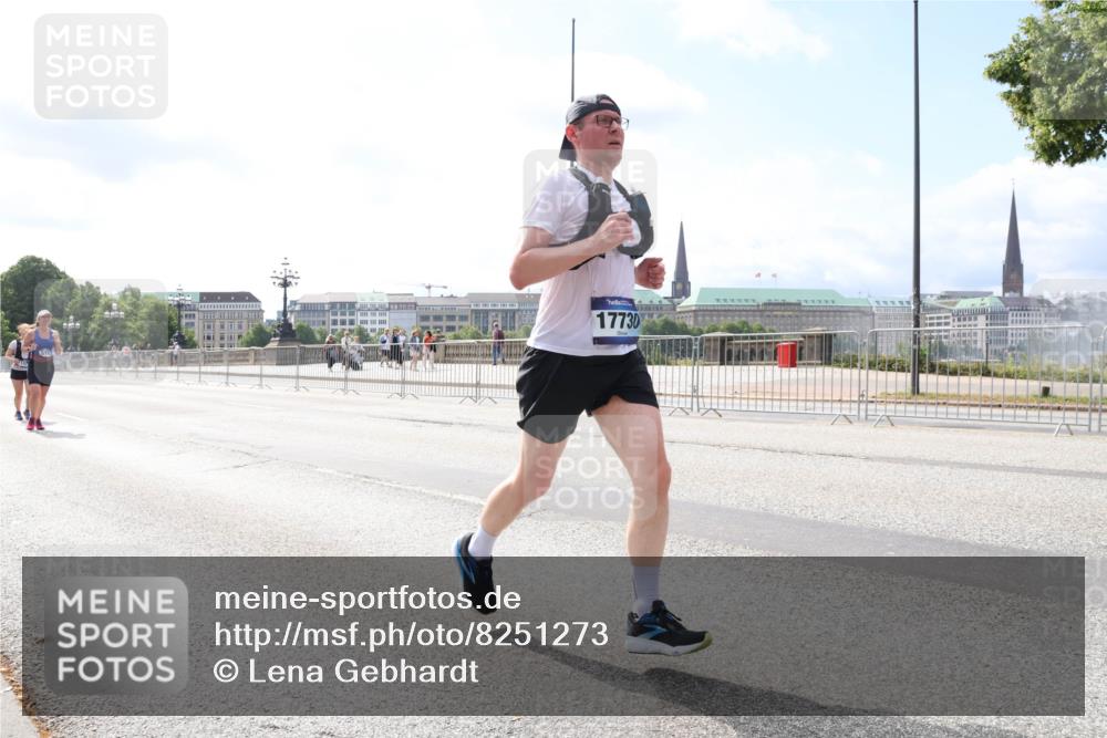 29.06.2025 - hella hamburg halbmarathon Lena Gebhardt http://msf.ph/oto/8251273 29.06.2025 10:10:26 Lombardsbrücke 1548, 1573, 3921, 4389, 5182, 5440, 5511, 5990, 5991, 7042, 7081, 7250, 7333, 7636, 7685, 8219, 8890, 9366, 9434, 9674, 9681, 9816, 10036, 10943, 11027, 11180, 11355, 11887, 11904, 11905, 12008, 12629, 13797, 13825, 13901, 14679, 14822, 15409, 16166, 16344, 16445, 16639, 16872, 17148, 17730, 18196, 19023 meine-sportfotos.de