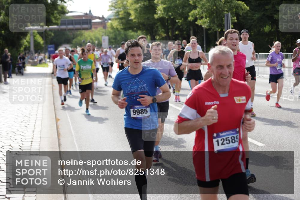 29.06.2025 - hella hamburg halbmarathon Jannik Wohlers http://msf.ph/oto/8251348 29.06.2025 09:56:26 Lombardsbrücke 1460, 1496, 1833, 2013, 2074, 2111, 2208, 2340, 2378, 2396, 2878, 3310, 3652, 4377, 4635, 4897, 5169, 5194, 5839, 6033, 6377, 6561, 6562, 6631, 7176, 8112, 8261, 8572, 8587, 8618, 8661, 8710, 8813, 8863, 8921, 9082, 9497, 9597, 9638, 9876, 9985, 10189, 10371, 10508, 10896, 11184, 11809, 12311, 12482, 12584, 12585, 12590, 12651, 12690, 12858, 13245, 13282, 13394, 13609, 13962, 14033, 14526, 14588, 14834, 14990, 15149, 15818 meine-sportfotos.de