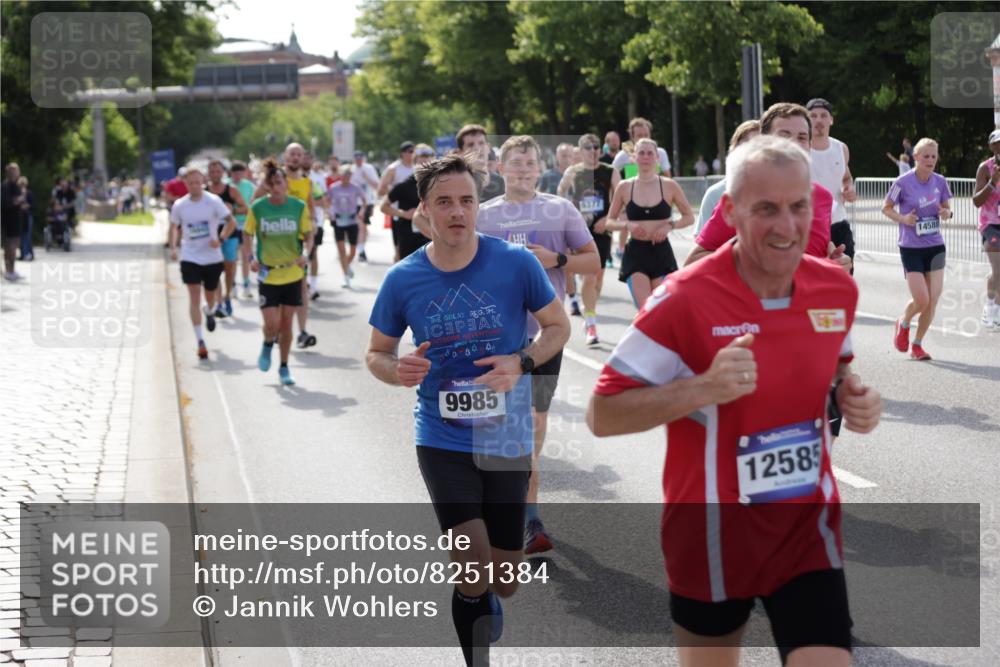 29.06.2025 - hella hamburg halbmarathon Jannik Wohlers http://msf.ph/oto/8251384 29.06.2025 09:56:26 Lombardsbrücke 1460, 1496, 1833, 2013, 2074, 2111, 2208, 2340, 2378, 2396, 2878, 3310, 3652, 4377, 4635, 4897, 5169, 5194, 5839, 6033, 6377, 6561, 6562, 6631, 7176, 8112, 8261, 8572, 8587, 8618, 8661, 8710, 8813, 8863, 8921, 9082, 9497, 9597, 9638, 9876, 9985, 10189, 10371, 10508, 10896, 11184, 11809, 12311, 12482, 12584, 12585, 12590, 12651, 12690, 12858, 13245, 13282, 13394, 13609, 13962, 14033, 14526, 14588, 14834, 14990, 15149, 15818 meine-sportfotos.de